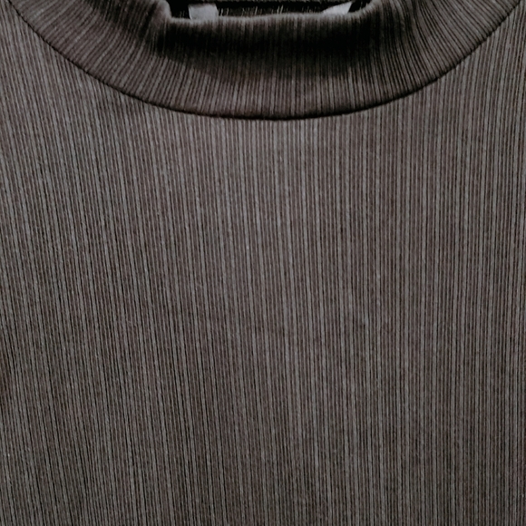 BloomChic Long Sleeve Turtleneck Top black size 12 - Picture 2 of 5